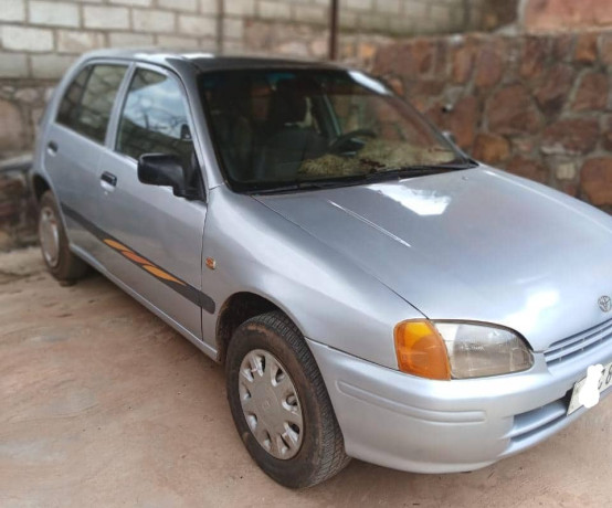 toyota-starlet-big-0