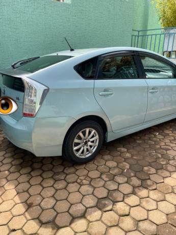 toyota-prius-big-1