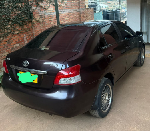 toyota-yaris-big-0