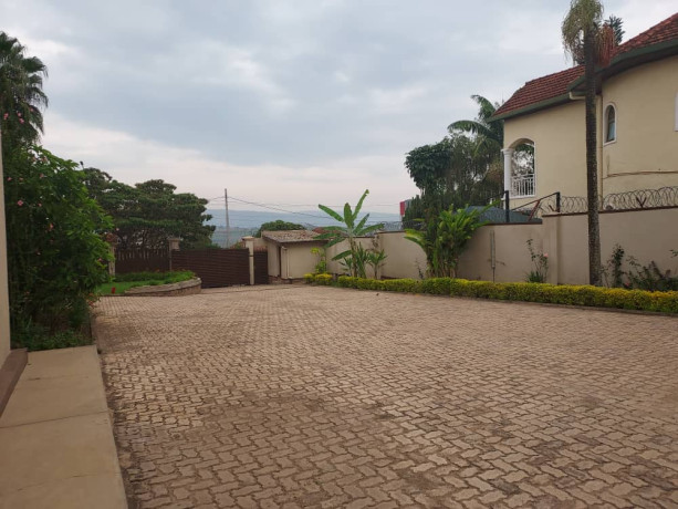 deal-of-the-year-nice-house-with-big-plot-for-sale-in-gacuriro-near-simba-center-big-4