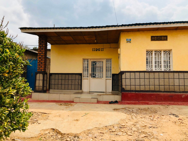 kagugu-house-for-sale-with-big-plot-big-4