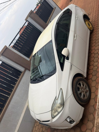 toyota-prius-big-2