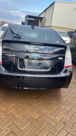 toyota-prius-big-1
