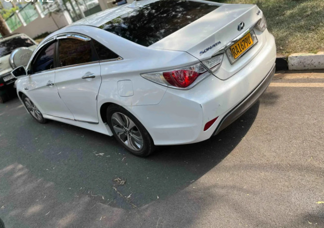 hyundai-sonata-hybrid-2013-for-sale-big-2