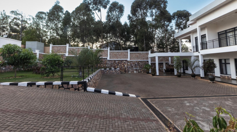 kigali-rebero-vip-7bedrooms-villa-for-sale-at-12b850k-in-prime-location-big-8
