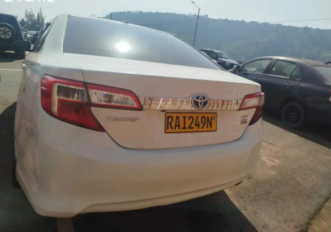 toyota-camry-hybrid-for-sale-big-2