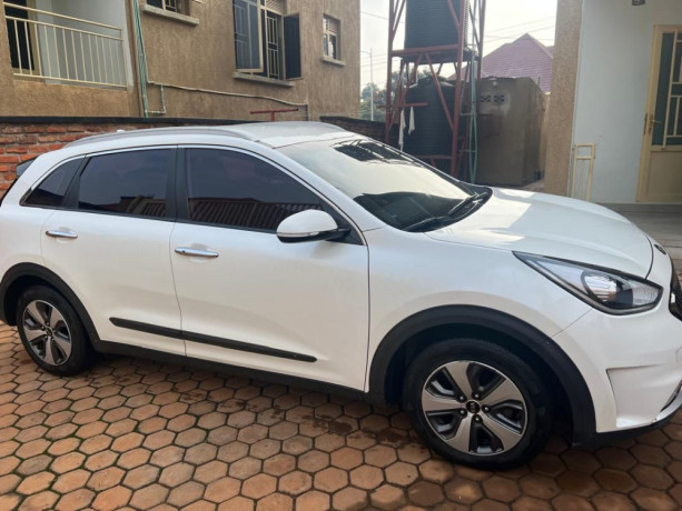 kia-niro-big-3