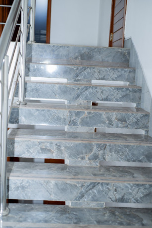 tb008-kibagabaga-kibagabaga-very-big-and-beautiful-house-for-sale-big-8