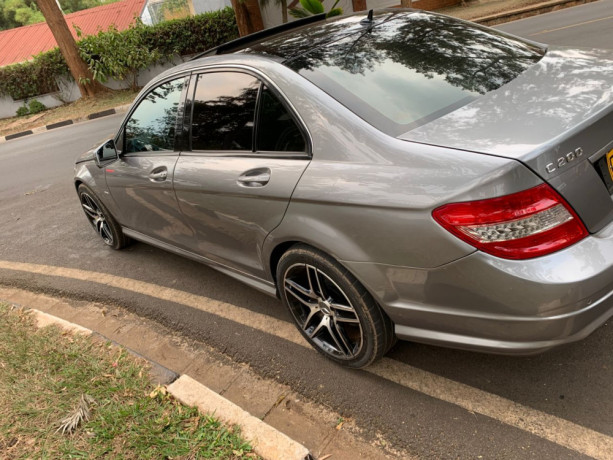 mercedes-benz-big-0