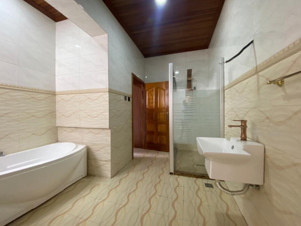 kigali-beautiful-unfurnished-residential-house-for-rent-in-kibagabaga-big-5