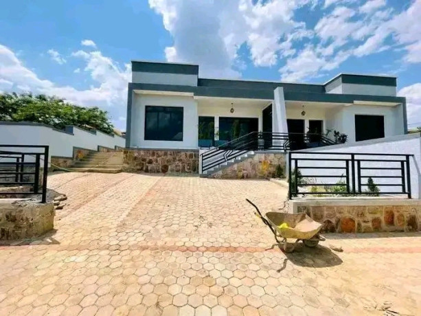 amazing-unfurnished-house-for-rent-in-kimironko-near-kigali-parents-school-big-1