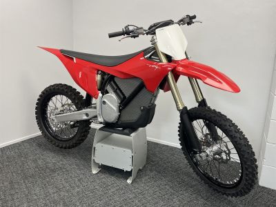 2025-stark-varg-mx-80hp-alpha-electric-dirt-bike-big-0