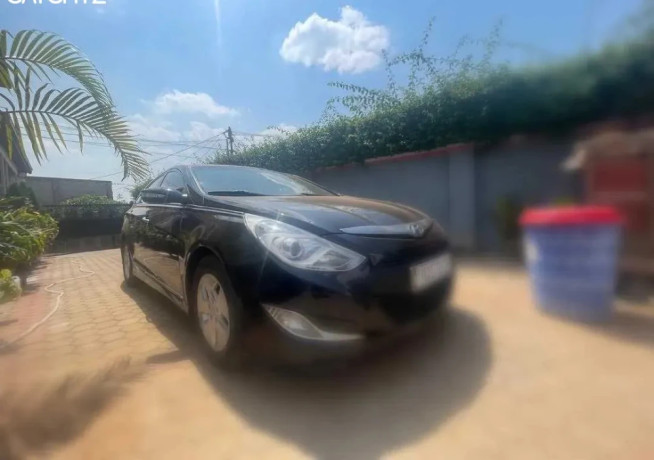 hyundai-sonata-2011-big-4