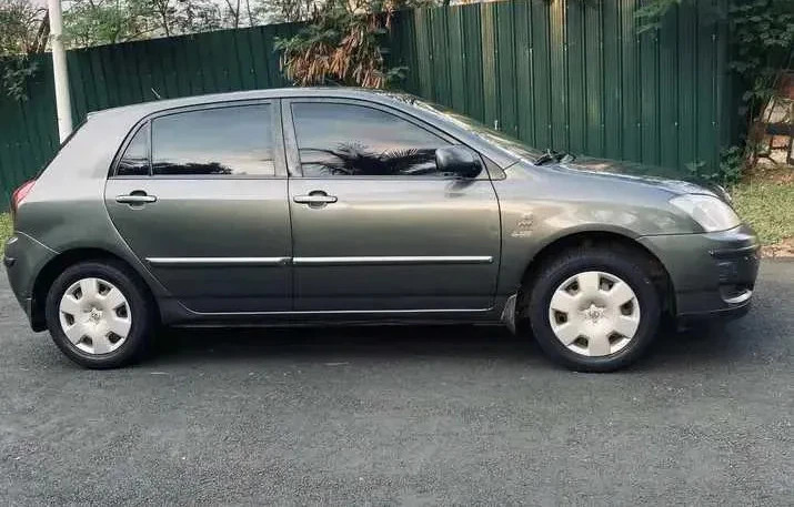toyota-corolla-hatchback-automatic-for-sale-big-1