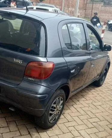 toyota-yaris-big-0