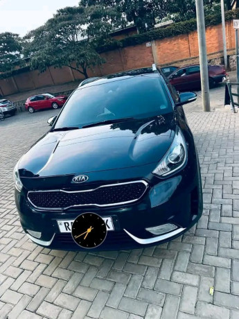 kia-niro-hybrid-2016-for-sale-185-m-big-1