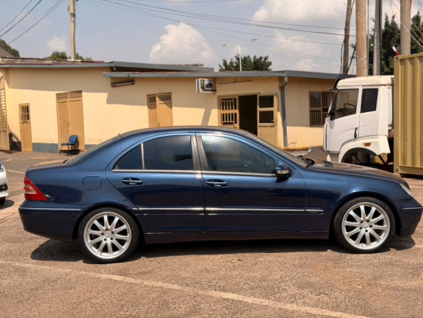 2003-mercedes-benz-c-class-big-3