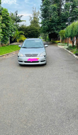 toyota-avensis-verso-manual-2004-for-sale-big-2