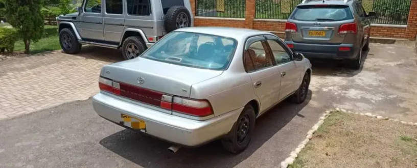 toyota-corolla-big-0
