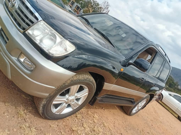 land-cruiser-big-3