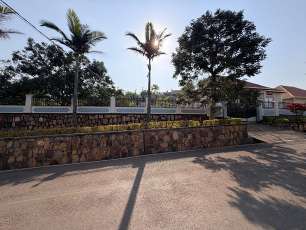 kibagabaga-located-plot-for-sale-200m-big-3