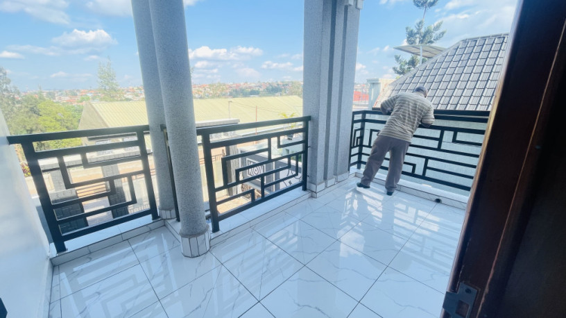 kimironko-near-market-5bedrooms-house-for-sale-at-230m-on-tarmac-roaf-big-8