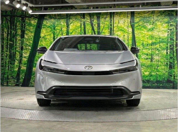 2023-toyota-prius-x-big-8