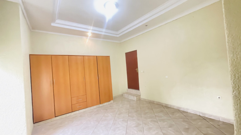 kibagabaga-unfurnished-5bedrooms-villa-for-rent-at-1000-in-good-location-on-tarmac-road-big-7