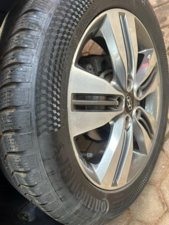 hyundai-tucson-luxury-comfort-perfect-condition-best-price-big-3