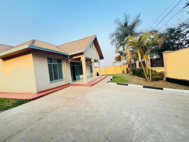 gacuriro-unfurnished-house-for-rent-in-kigali-big-1