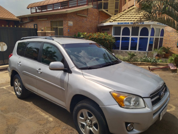 toyota-rav4-2012-14m-frw-big-1