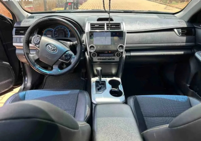 toyota-camry-hybrid-2014-for-sale-big-3