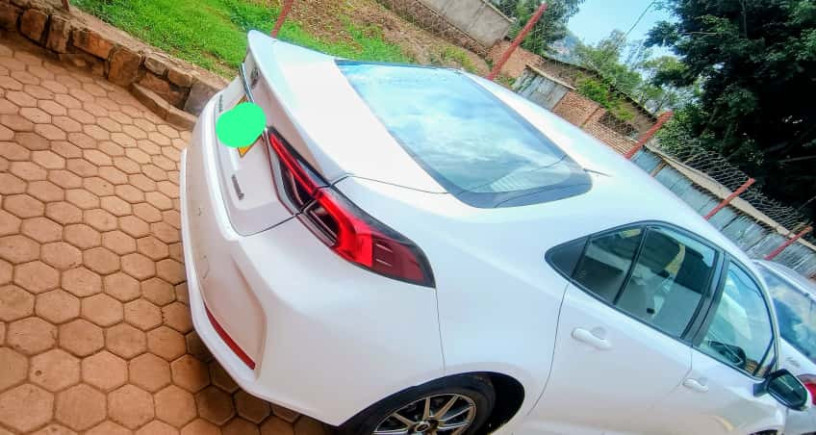 toyota-corolla-big-3