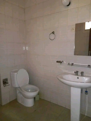 kigali-unfurnished-bungalow-available-for-rent-in-kiyovu-big-4