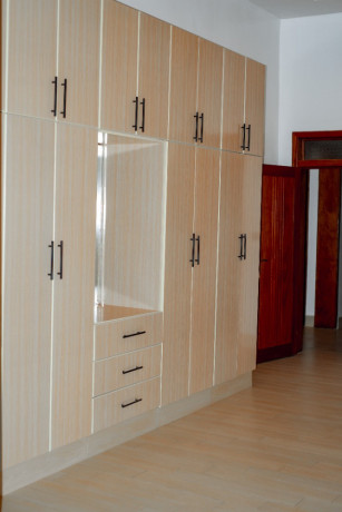 tb007-kibagabaga-kibagabaga-very-big-and-nice-house-for-rent-big-9