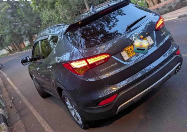 hyundai-santa-fe-2012-diesel-for-sale-big-3