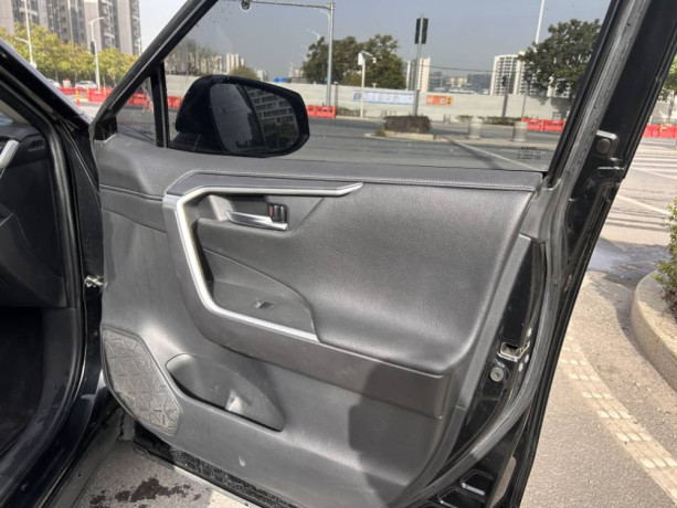 toyota-suv-202x-model-excellent-condition-ready-to-drive-big-4