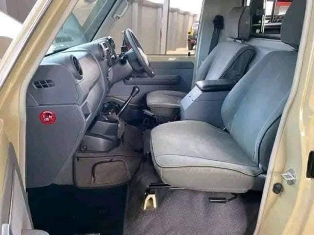 2018-toyota-land-cruiser-79-45d-4d-lx-v8-big-1