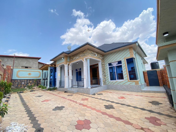 bere-1-v8g-new-full-furnished-residence-for-rent-in-kanombe-of-kigali-rwanda-big-4