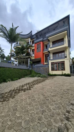 kimihurura-big-house-for-rent-in-good-neighborhood-big-0