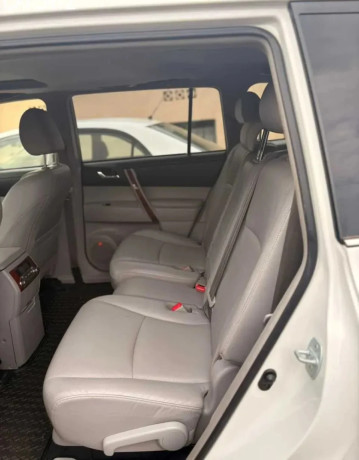 toyota-highlander-hybrid-for-sale-big-4