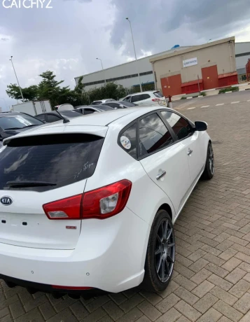 kia-forte-automatic-2011-for-sale-big-3