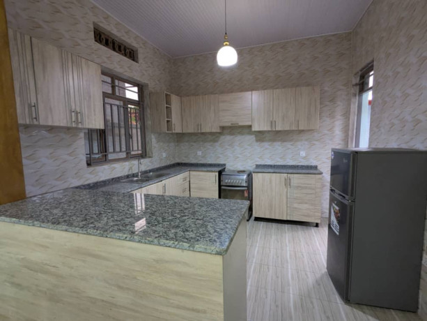 house-for-sale-in-busanza-big-5