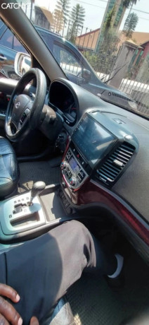 hyundai-santafe-automatic-for-sale-big-2