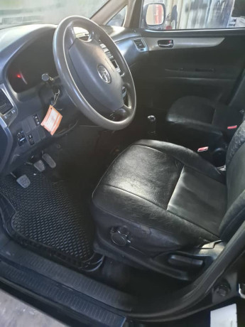 toyota-avensis-big-2