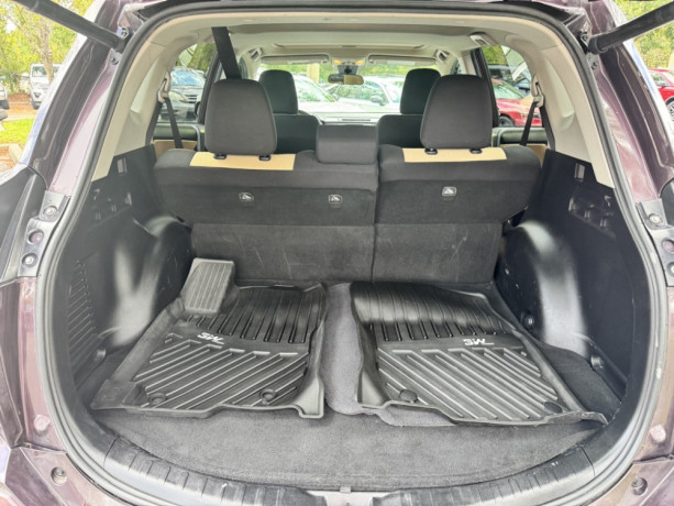 2018-toyota-rav4-xle-big-8