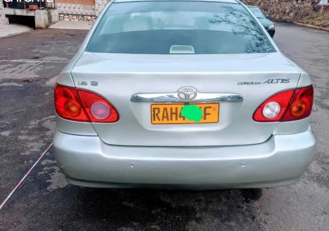 toyota-altis-big-0
