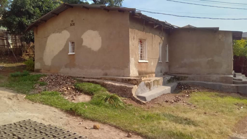 plot-for-sale-with-an-old-house-big-8