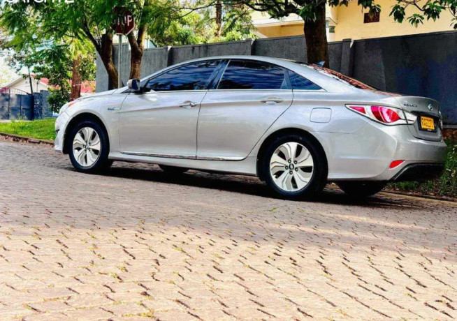 hyundai-sonata-hybrid-automatic-for-sale-big-0