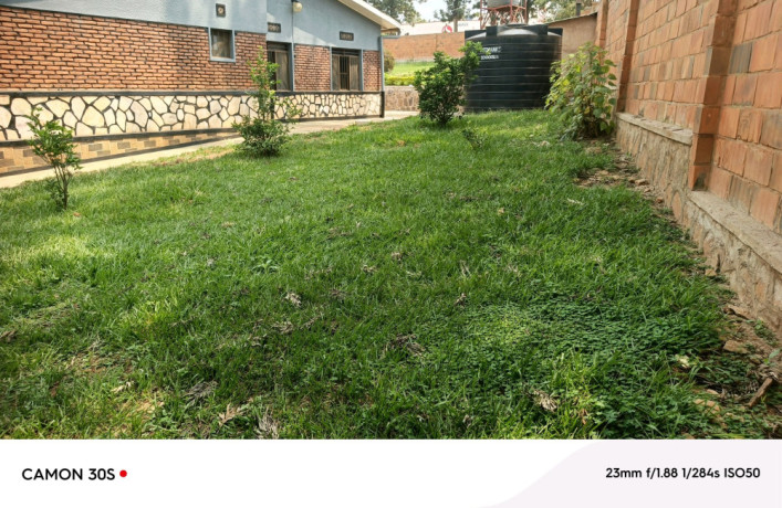 kimoronko-on-tarmac-road-unfurnished-house-for-rent-big-2